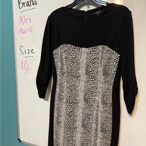 Alex Marie Black and White Sheath Dress 3/4 Sleeve Crew Neck